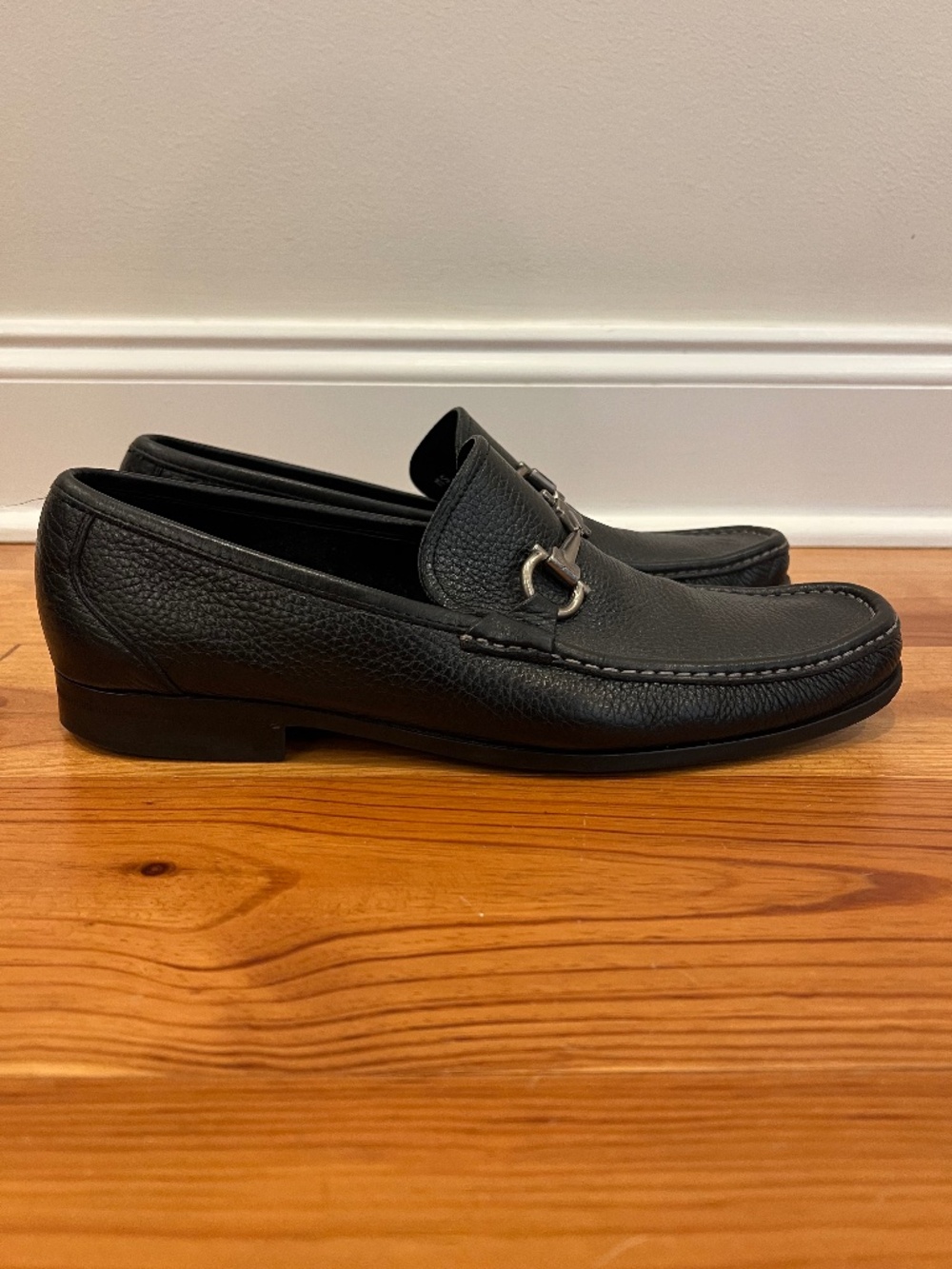 Salvatore Ferragamo Magnifico Double Gancini Loafers Mens 10.5 D Black Pebbled